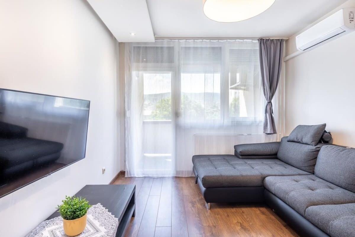 Cozy Quiet Apartment With A Balcony بودابست المظهر الخارجي الصورة