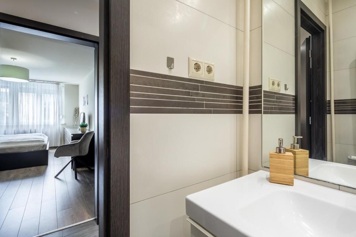 Cozy Quiet Apartment With A Balcony بودابست المظهر الخارجي الصورة